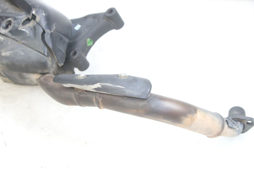 photo de POT ECHAPPEMENT APRILIA SXR 50 (2021 - 2023) - Gros plan technique