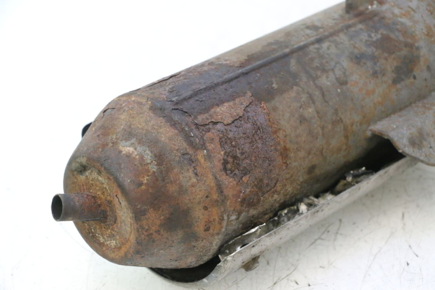 photo de POT ECHAPPEMENT PEUGEOT TREKKER 50 (1995 - 2004) - Gros plan technique