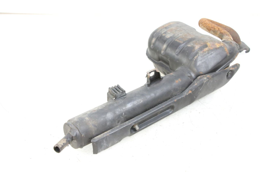 photo de POT ECHAPPEMENT HONDA WALLAROO DX 50 (1993 - 1996) - Gros plan technique