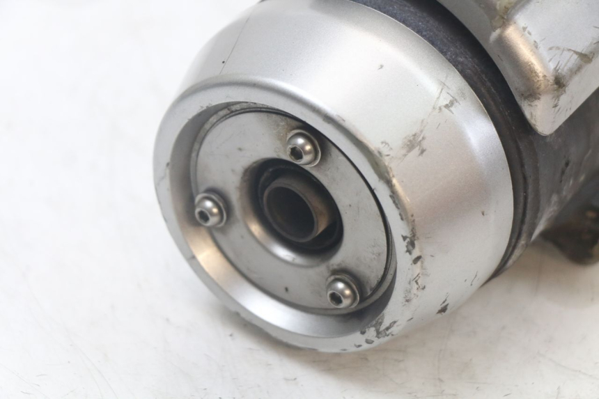 photo de POT ECHAPPEMENT YAMAHA XMAX X-MAX 125 (2006 - 2009) - Gros plan technique