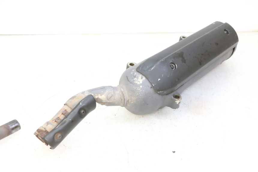 photo de POT ECHAPPEMENT YAMAHA X-MAX XMAX 125 (2010 - 2013) - Gros plan technique