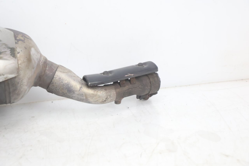 photo de POT ECHAPPEMENT YAMAHA XMAX X-MAX 125 (2006 - 2009) - Gros plan technique