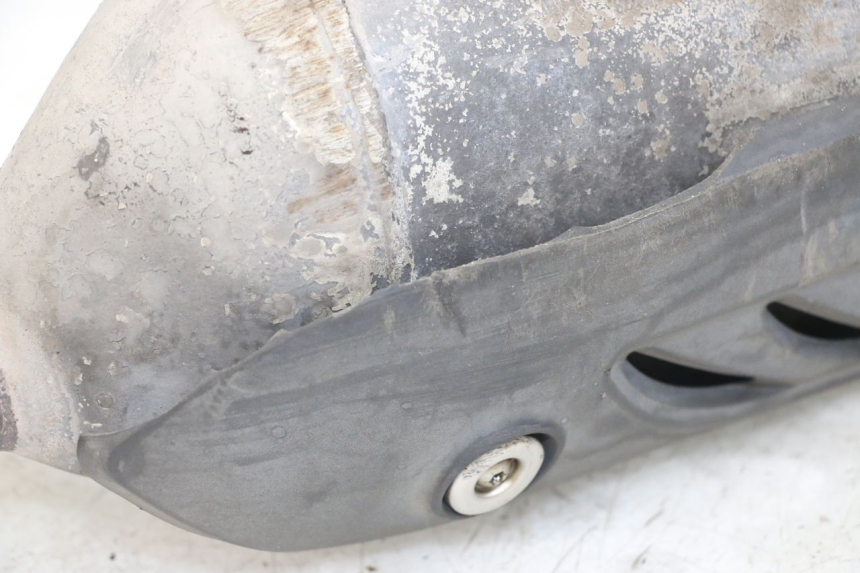 photo de POT ECHAPPEMENT PIAGGIO X10 125 (2012 - 2017) - Gros plan technique