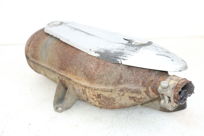 photo de POT ECHAPPEMENT PIAGGIO X8 125 (2004 - 2007) - Gros plan technique