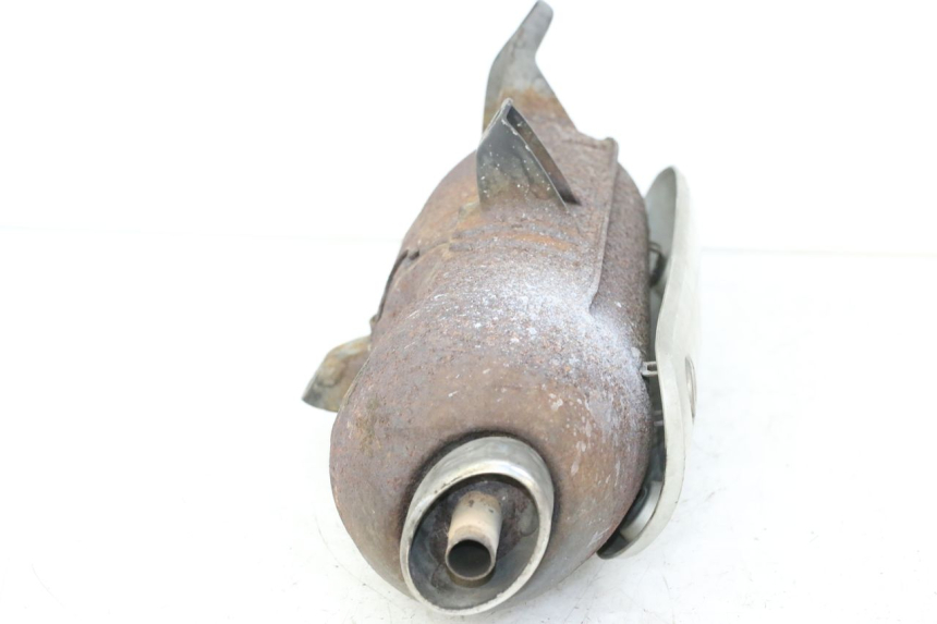 photo de POT ECHAPPEMENT PIAGGIO X9 EVOLUTION 125 (2003 - 2007) - Points de fixation