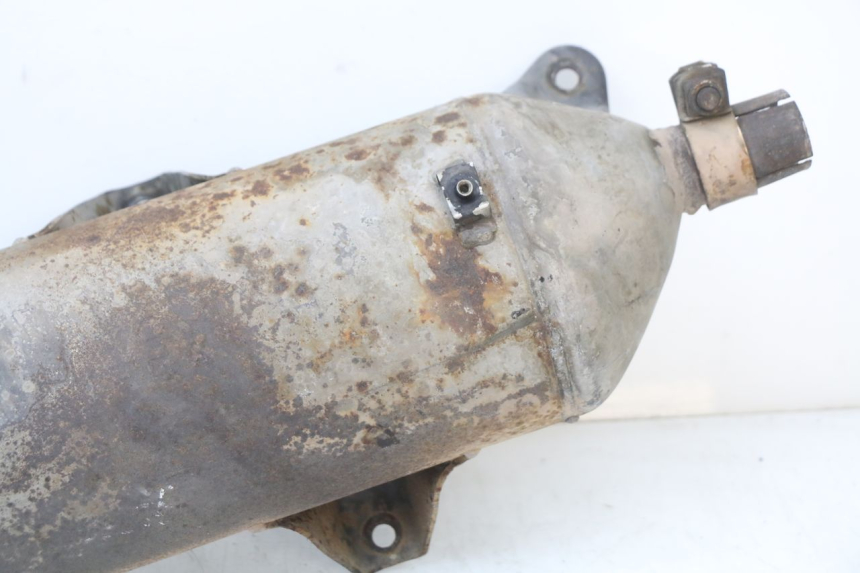 photo de POT ECHAPPEMENT PIAGGIO XEVO - X EVO 125 (2007 - 2017) - Gros plan technique