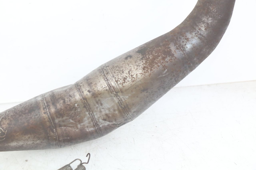 photo de POT ECHAPPEMENT PEUGEOT XP6 50 (2006 - 2011) - Angle alternatif