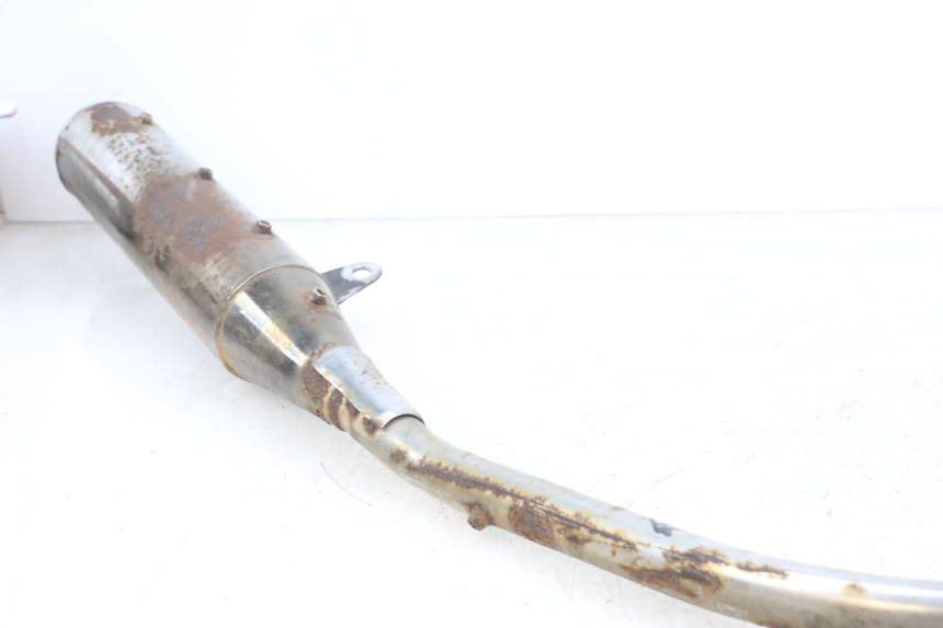 photo de POT ECHAPPEMENT SYM XS 125 (2007 - 2016) - Gros plan technique