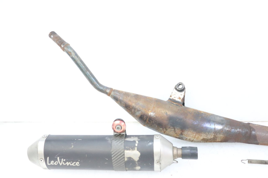 photo de POT ECHAPPEMENT YAMAHA TZR 50 (2008 - 2016) - Gros plan technique