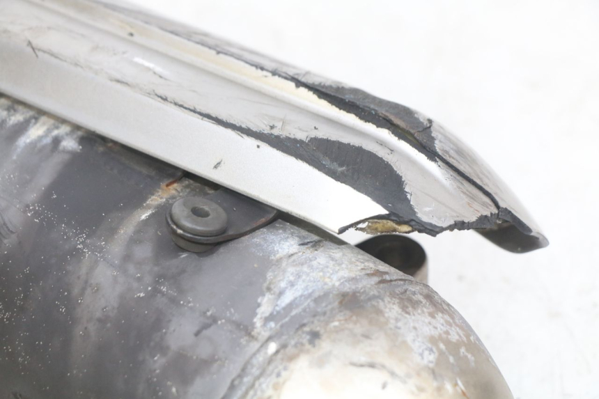 photo de POT ECHAPPEMENT YAMAHA YP MAJESTY 125 (2007 - 2010) - Gros plan technique