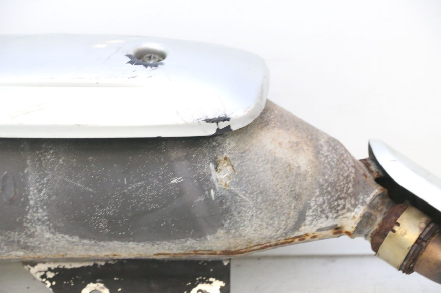 photo de POT ECHAPPEMENT YAMAHA YP MAJESTY 125 (2002 - 2006) - Zoom état d’usage