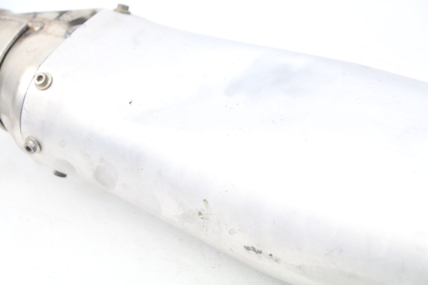 photo de POT ECHAPPEMENT YAMAHA YZ-F YZF 250 (2014 - 2018) - Gros plan technique