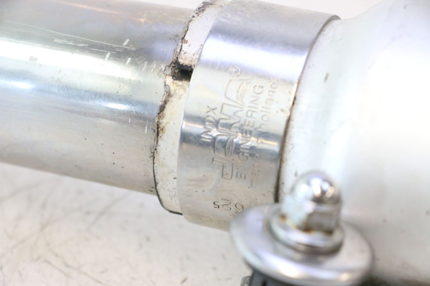 photo de POT ECHAPPEMENT KAWASAKI ZZR 600 (1995 - 2004) - Angle alternatif