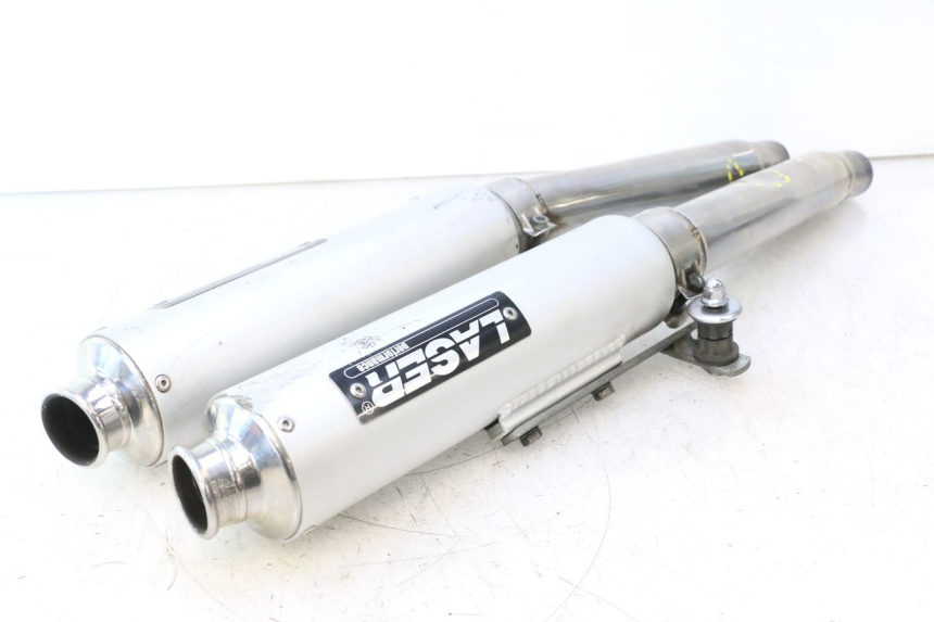 photo de POT ECHAPPEMENT KAWASAKI ZZR 600 (1995 - 2004) - Gros plan technique