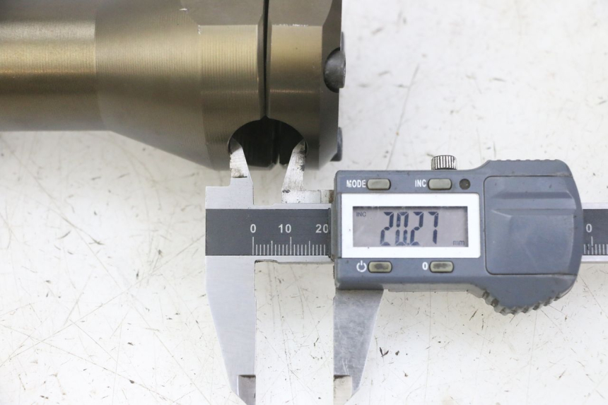 photo de POTENCE MBK BOOSTER SPIRIT NAKED 50 (2004 - 2017) - Zoom état d’usage