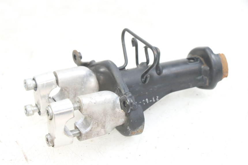 photo de POTENCE HONDA PCX (JF28) 125 (2009 - 2011) - Gros plan technique