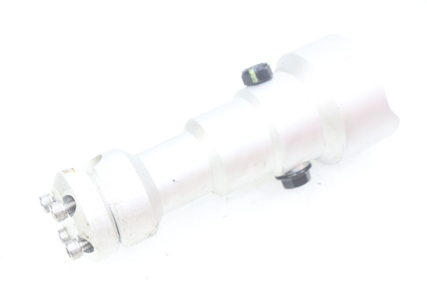 photo de POTENCE PEUGEOT STREETZONE 4T 50 (2018 - 2023) - Gros plan technique