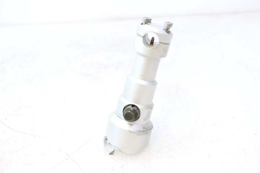 photo de POTENCE PEUGEOT STREETZONE NAKED 2T 50 (2014 - 2018) - Points de fixation