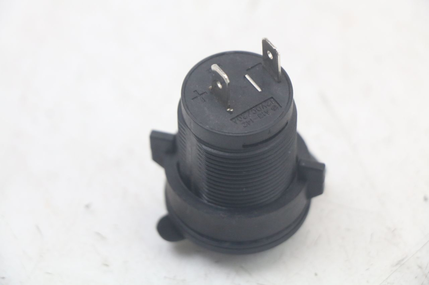 photo de PRISE ALLUME CIGARE QUADRO 3D S 350 (2013 - 2018) - Gros plan technique