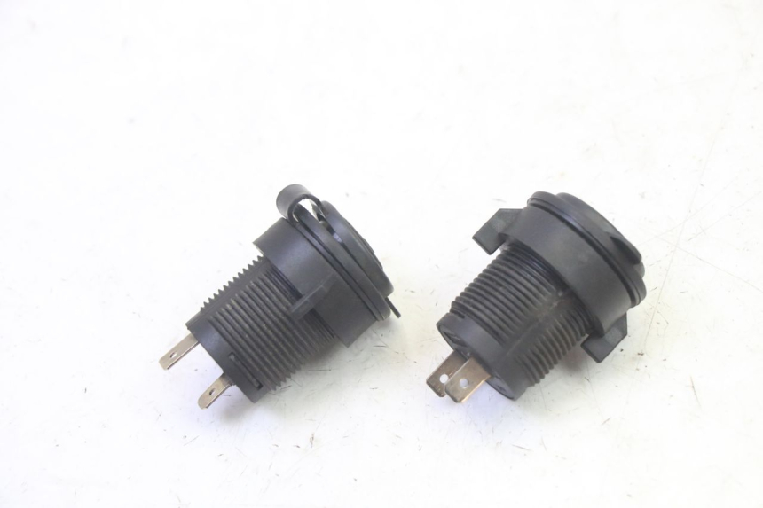 photo de PRISE ALLUME CIGARE QUADRO 4 4D 350 (2015 - 2018) - Vue principale