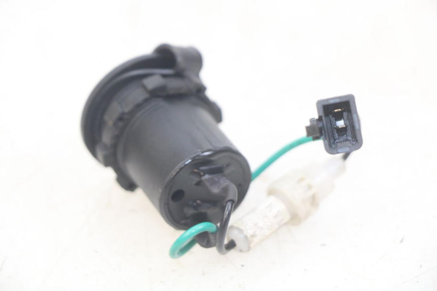 photo de PRISE ALLUME CIGARE KYMCO AGILITY 16+ 4T 50 (2018 - 2023) - Zoom état d’usage