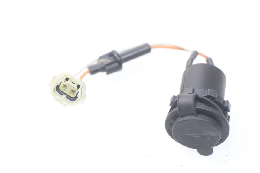 photo de PRISE ALLUME CIGARE KYMCO DINK STREET 125 (2009 - 2014) - Détail de la pièce