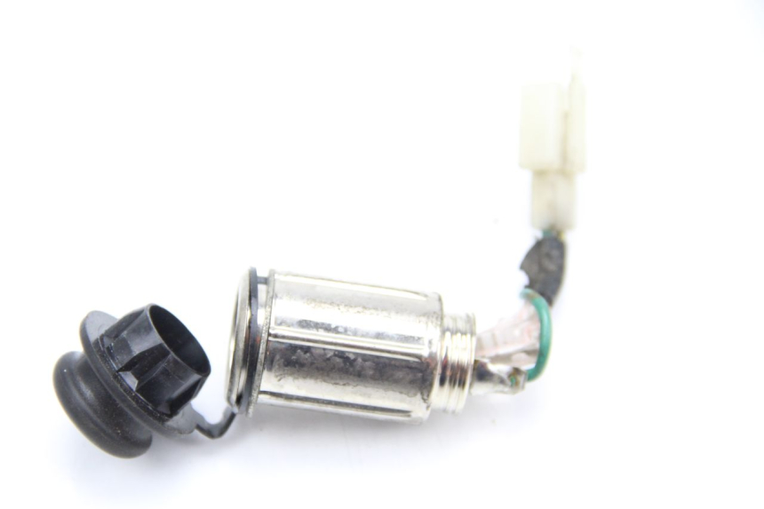 photo de PRISE ALLUME CIGARE HONDA FES PANTHEON 125 (2003 - 2007) - Zoom état d’usage