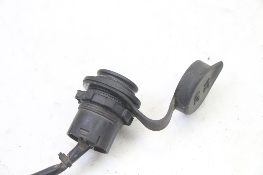 photo de PRISE ALLUME CIGARE SYM FIDDLE 3 III 125 (2014 - 2020) - Gros plan technique