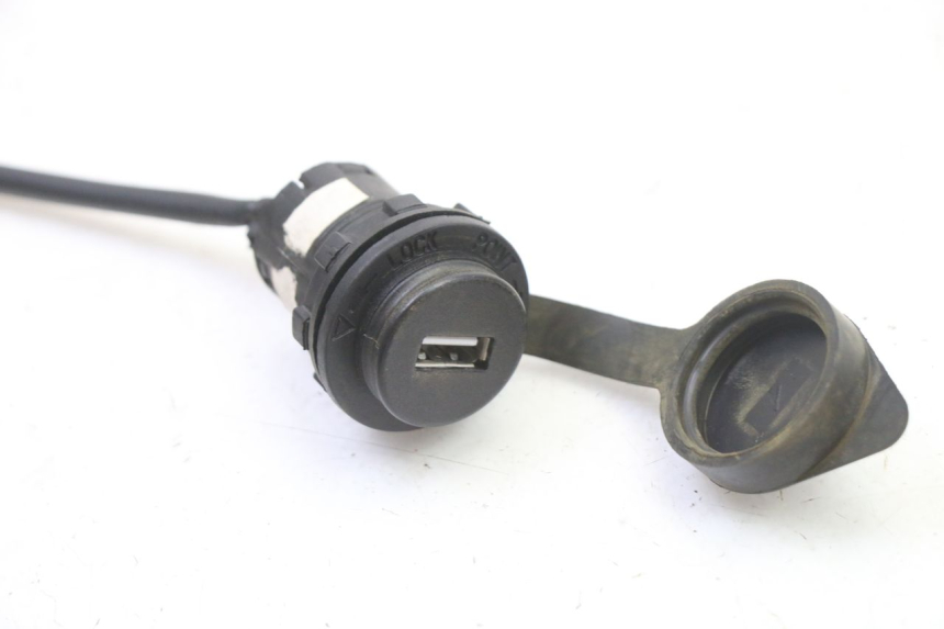 photo de PRISE ALLUME CIGARE SYM FIDDLE 3 III 50 (2014 - 2020) - Détail de la pièce