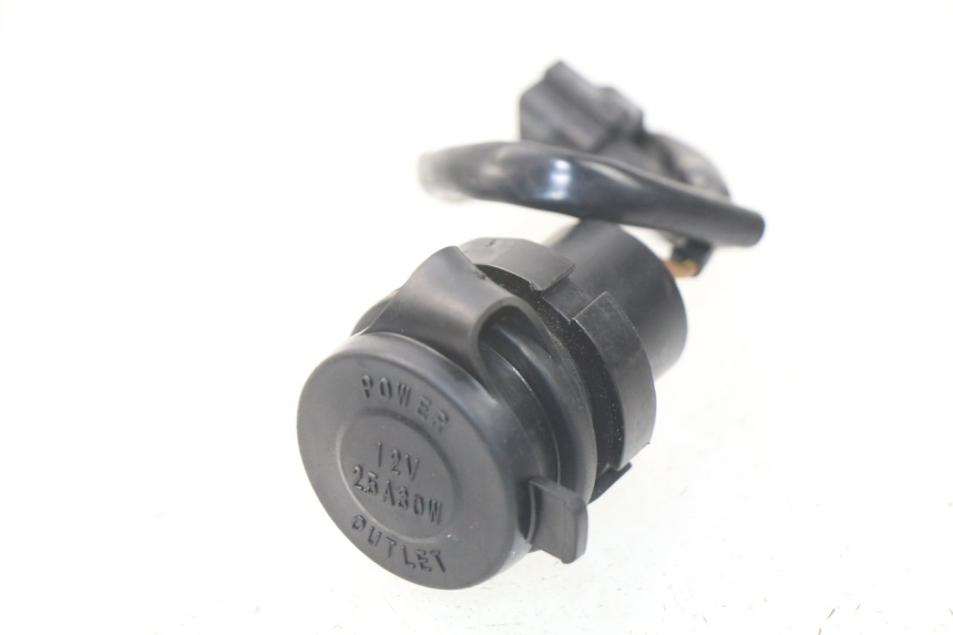 photo de PRISE ALLUME CIGARE YAMAHA FJR ABS 1300 (2006 - 2012) - Détail de la pièce