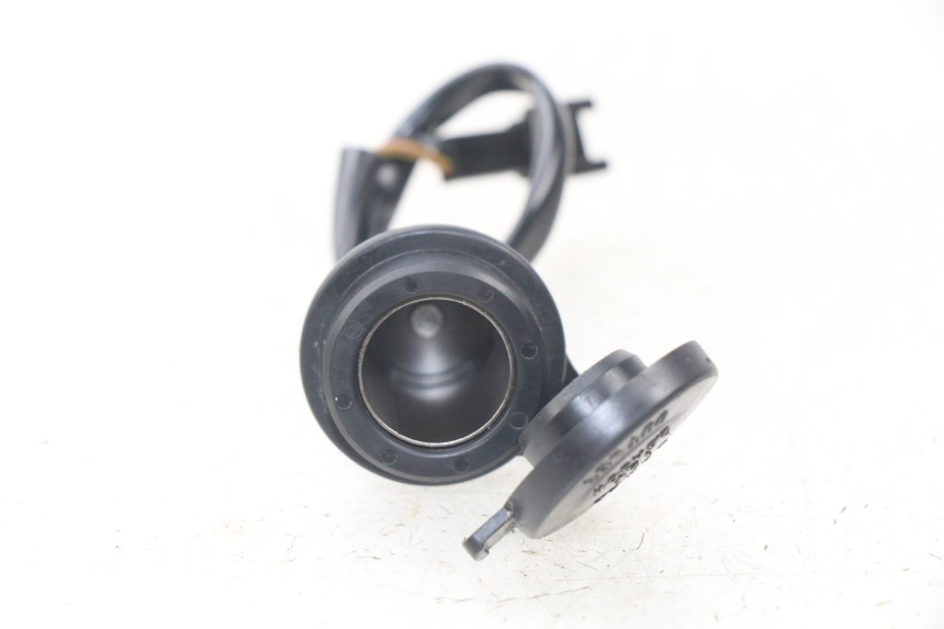 photo de PRISE ALLUME CIGARE YAMAHA FJR ABS 1300 (2006 - 2012) - Vue principale