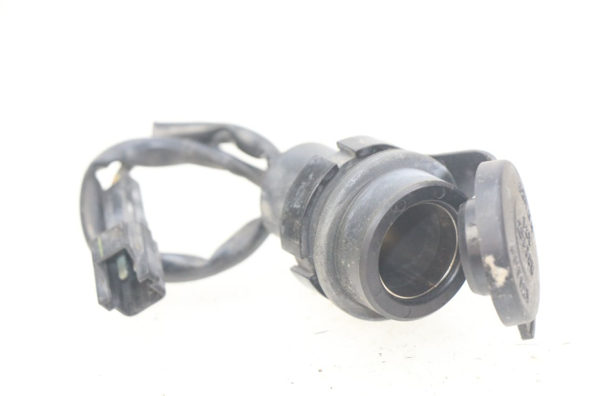 photo de PRISE ALLUME CIGARE YAMAHA FJR ABS 1300 (2006 - 2012) - Vue principale