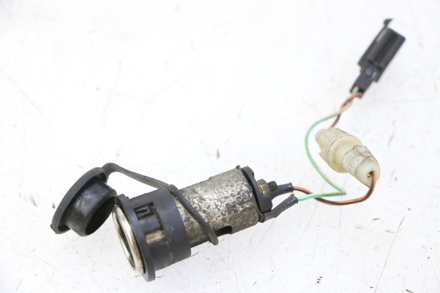 photo de PRISE ALLUME CIGARE KYMCO GRAND DINK 125 (2002 - 2007) - Vue principale