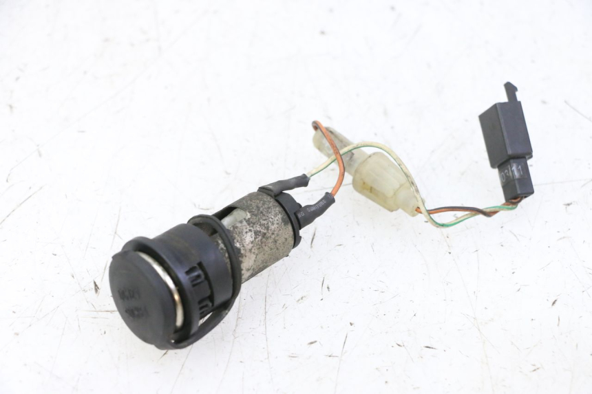 photo de PRISE ALLUME CIGARE KYMCO GRAND DINK 125 (2002 - 2007) - Détail de la pièce