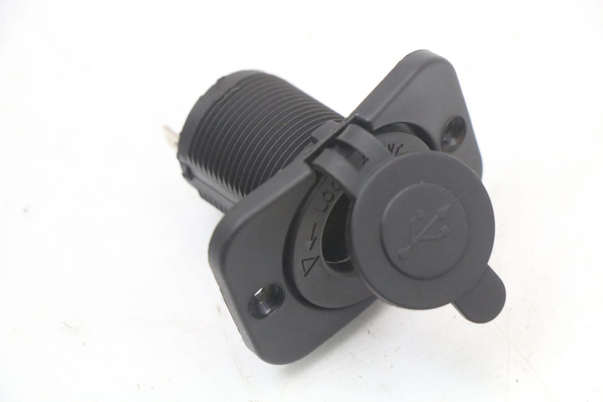 photo de PRISE ALLUME CIGARE HYOSUNG GTR 125 (2006 - 2008) - Vue principale