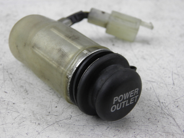 photo de PRISE ALLUME CIGARE HONDA FES S-WING SWING ABS 125 (2007 - 2015) - Vue principale