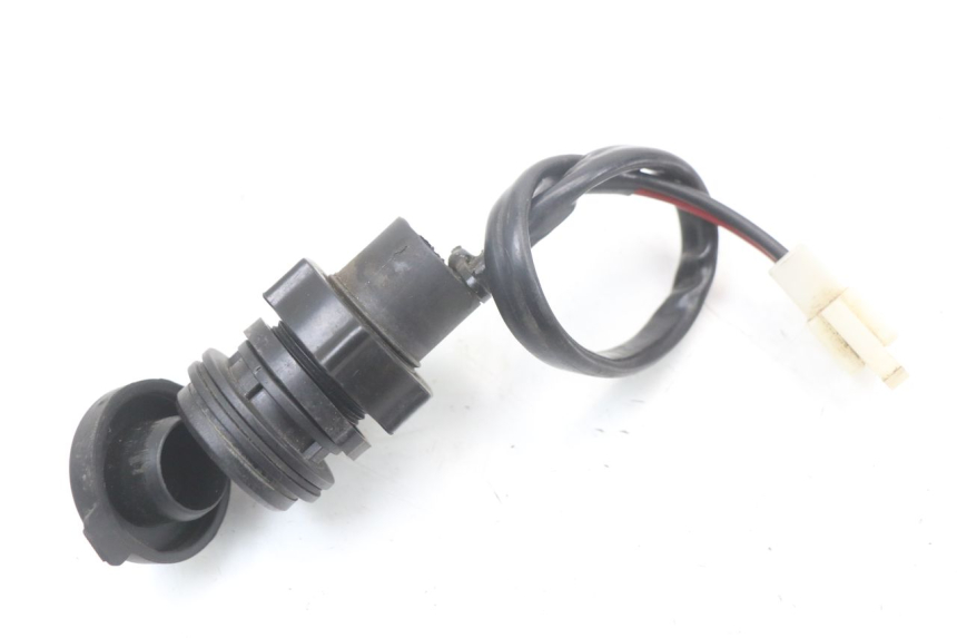 photo de PRISE ALLUME CIGARE HYTRACK HY S 4X4 410 (2013 - 2016) - Zoom état d’usage