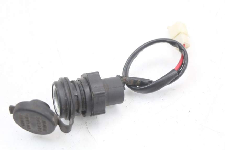 photo de PRISE ALLUME CIGARE HYTRACK HY S 4X4 410 (2013 - 2016) - Autre angle de vue