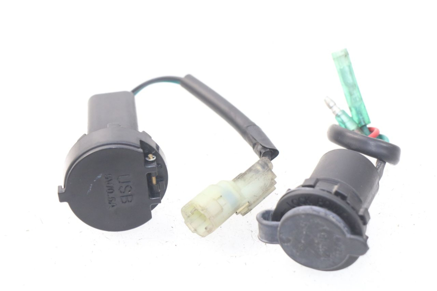 photo de PRISE ALLUME CIGARE SYM JOYMAX 250 (2013 - 2017) - Vue principale