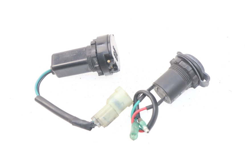 photo de PRISE ALLUME CIGARE SYM JOYMAX 250 (2013 - 2017) - Gros plan technique