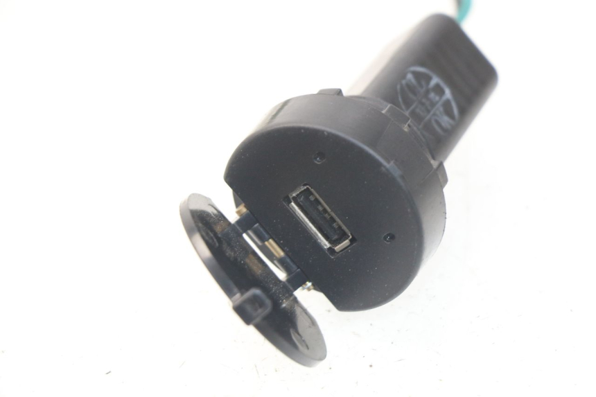 photo de PRISE ALLUME CIGARE SYM JOYMAX 250 (2013 - 2017) - Vue d’ensemble