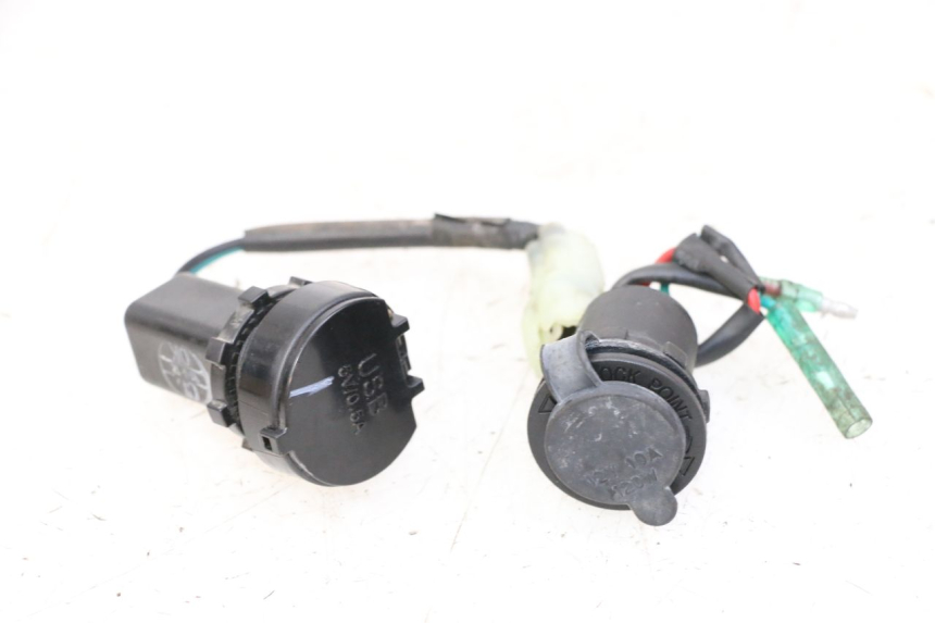 photo de PRISE ALLUME CIGARE SYM JOYMAX 125 (2010 - 2017) - Vue principale