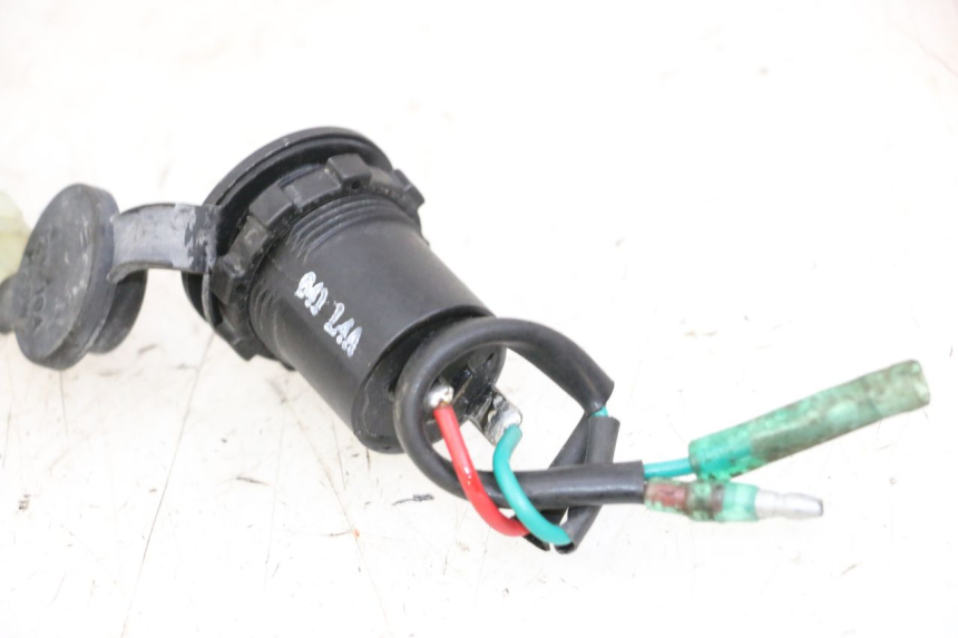 photo de PRISE ALLUME CIGARE SYM JOYMAX 125 (2010 - 2017) - Points de fixation