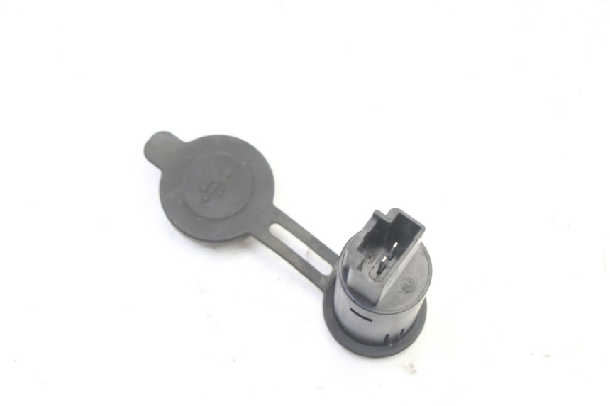 photo de PRISE ALLUME CIGARE PEUGEOT KISBEE 2T 50 (2018 - 2022) - Vue d’ensemble