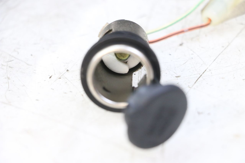 photo de PRISE ALLUME CIGARE KYMCO GRAND DINK 125 (2008 - 2014) - Zoom état d’usage