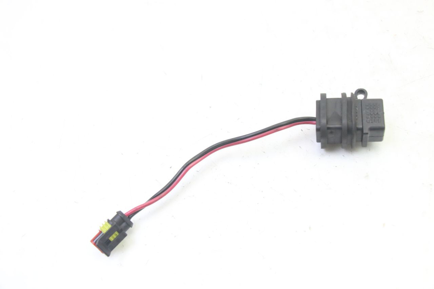 photo de PRISE ALLUME CIGARE PIAGGIO MP3 HPE 310 (2024 - 2025) - Vue principale