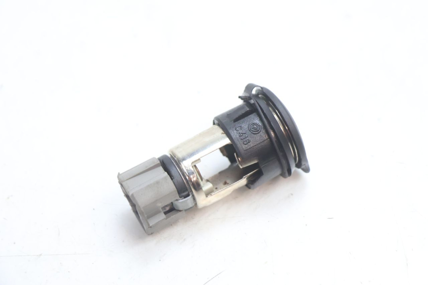 photo de PRISE ALLUME CIGARE PIAGGIO MP3 LT 400 (2007 - 2012) - Zoom état d’usage