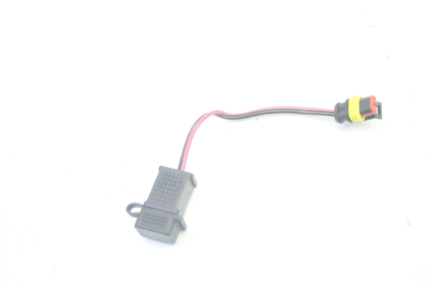 photo de PRISE ALLUME CIGARE PIAGGIO MP3 500 (2016 - 2018) - Autre angle de vue