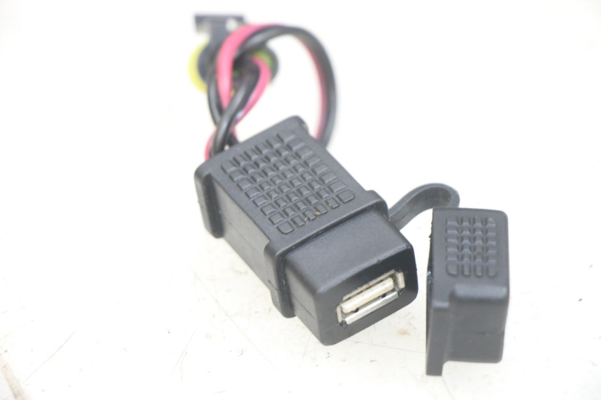 photo de PRISE ALLUME CIGARE PIAGGIO NEW TYPHOON 50 (2018 - 2021) - Détail de la pièce