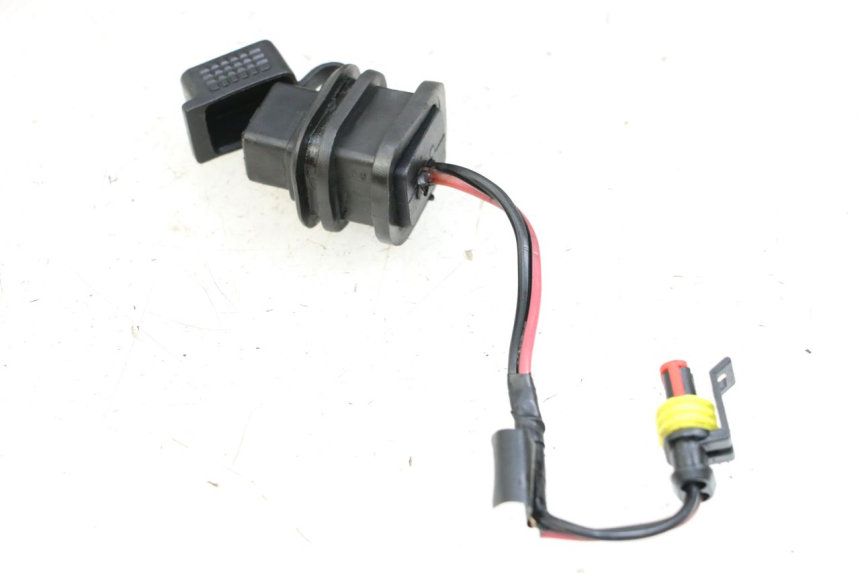 photo de PRISE ALLUME CIGARE PIAGGIO NEW TYPHOON 50 (2018 - 2021) - Autre angle de vue